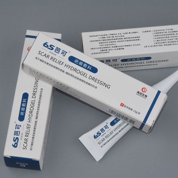 Jaké jsou klíčové složky v gelu na jizvy Advanced Scar, které podporují hojení?